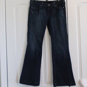 Refuge Low Rise Denim lightly distressed Wide leg jeans Junior 13R 5 pocket